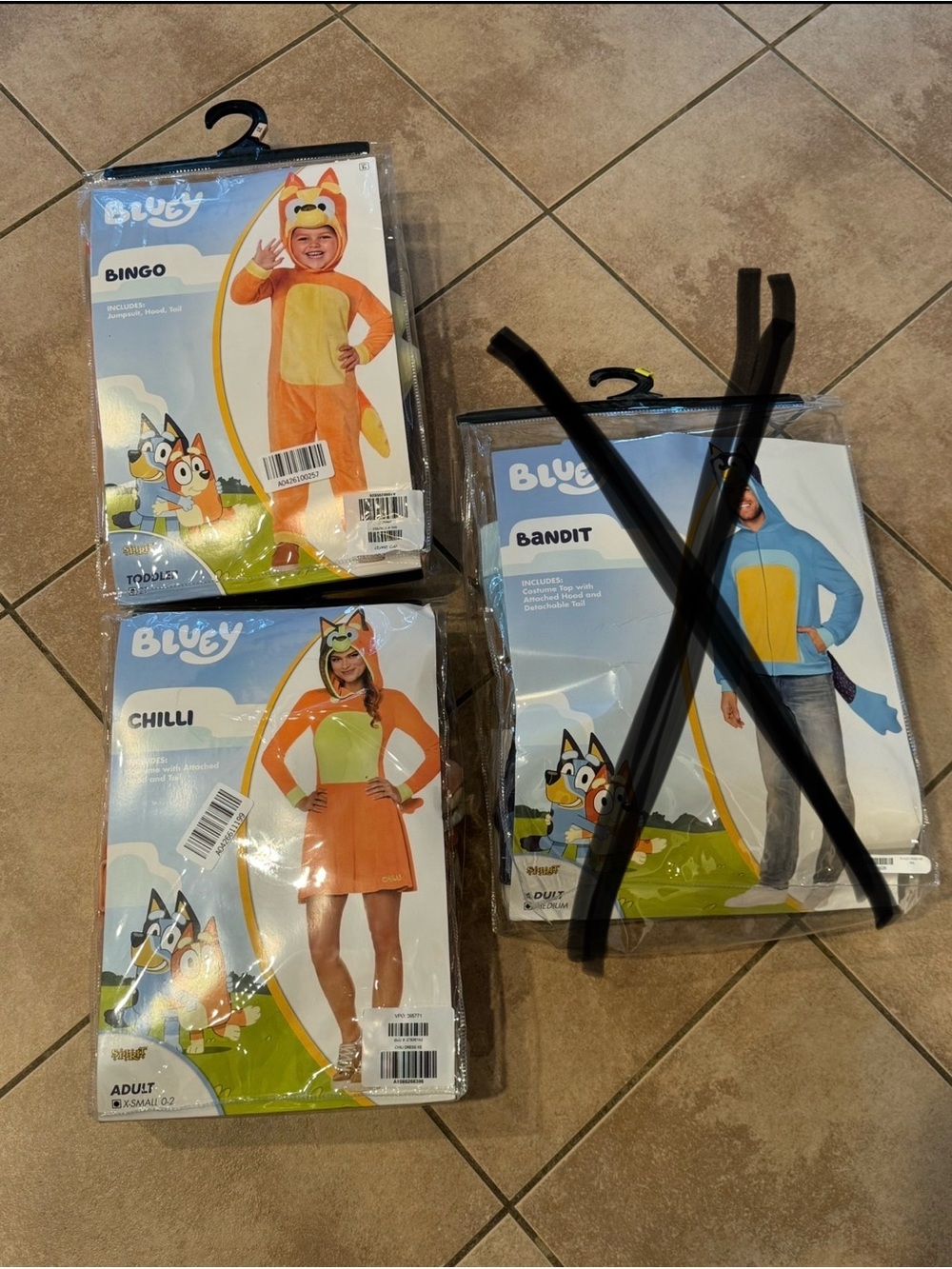 Bingo (2T) and Chilli Costume (adult XS)